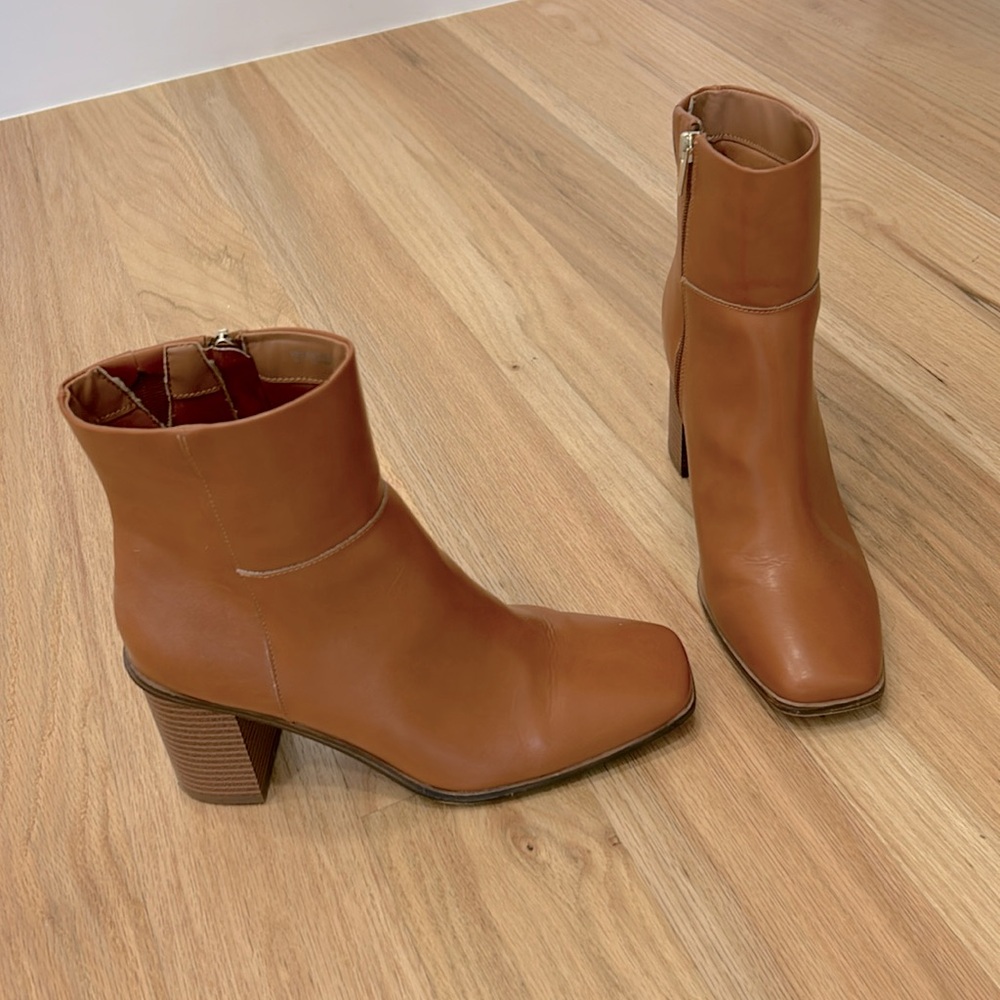 ‘The drop’ Camel, square toe booties